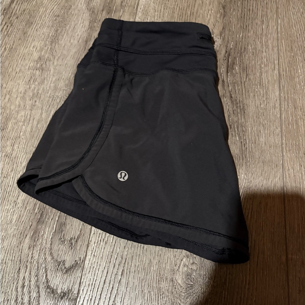 Lululemon Athletica Women's Black Groovy Run Shor… - image 4